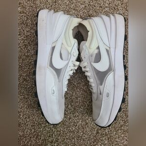 Nike waffle one women's size 10